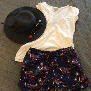 4th of July! Patterned shorts size L, old navy new